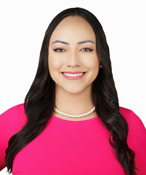 Alejandra Fuentes headshot